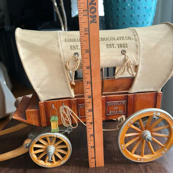 Vintage Ghirardelli Chocolate Company Covered Wagon Carriage - Picture 10 of 11